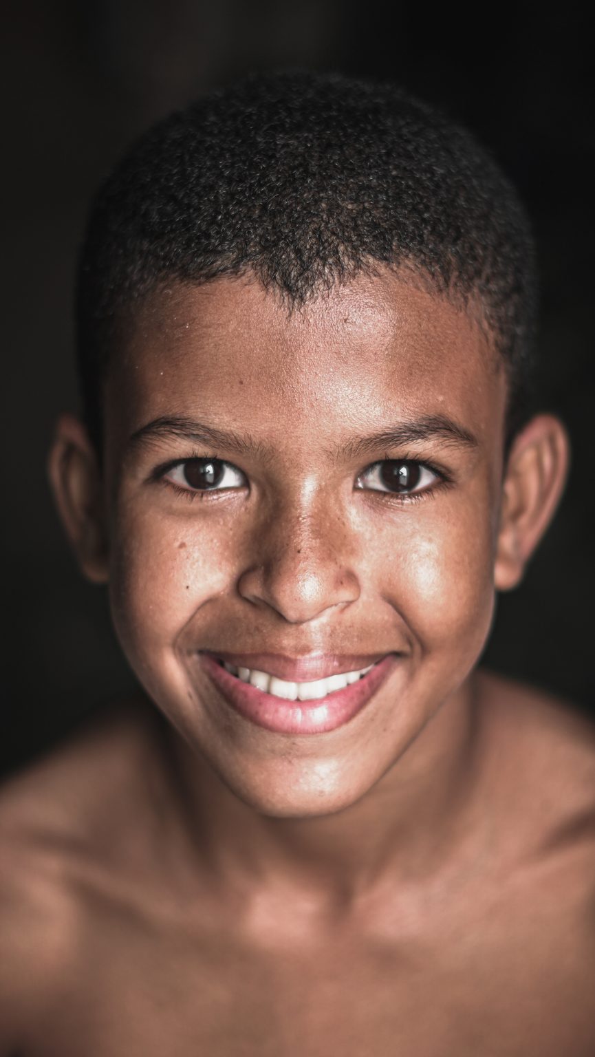 Retrato de um jovem atendido pelo Instituto Portal